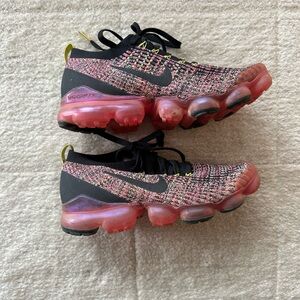 Nike women’s Air Vapor Max Plus size 9.5